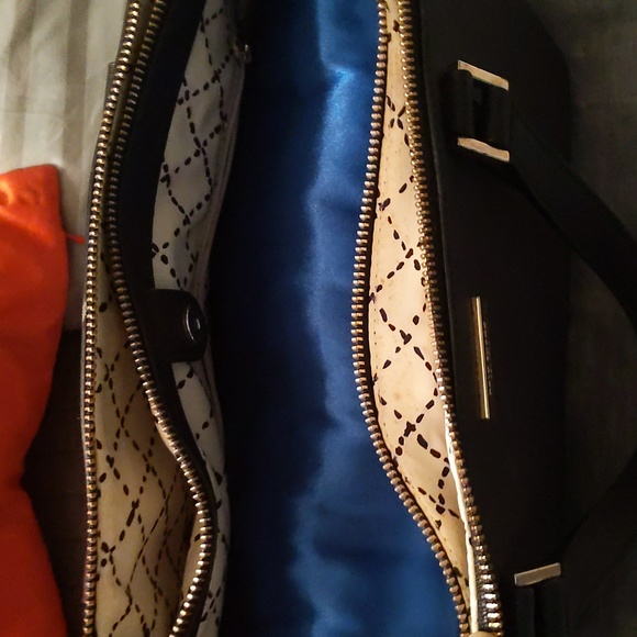 Kate spade black bag with gold hardware - Picture 10 of 13